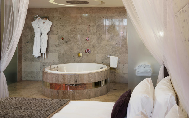 Mamaison All-Suites Spa Pokrovka Moscow Hotel