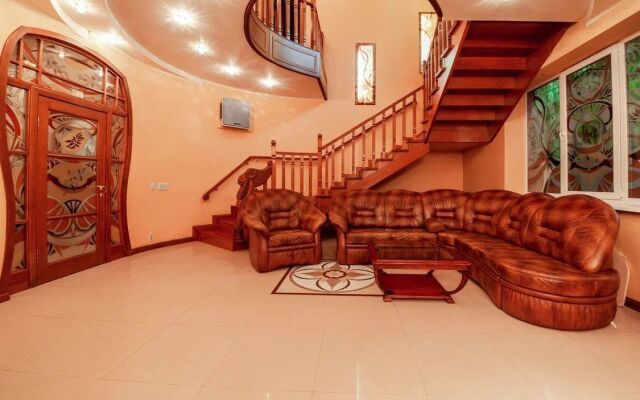 Ulitsa Krenkelya 6-8s3 Private House