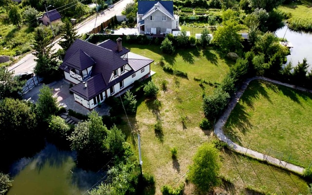 Na Beregu Ozera s Vmestimostu 18 Chelovek Private House.