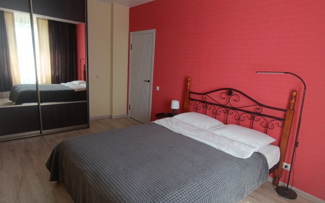 V Novom Dome Flat