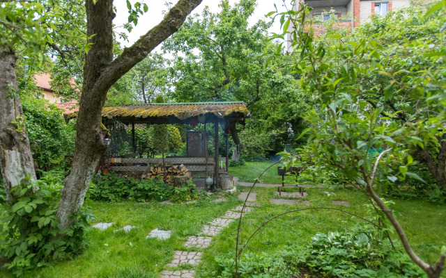 Na Sibiryakova 10 Private House