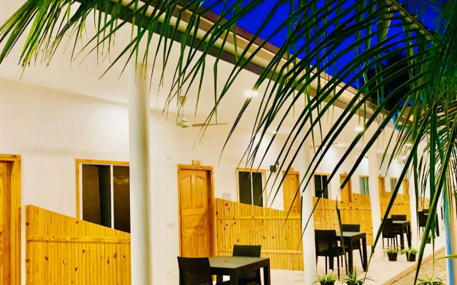 Thoddoo Sunny Beach Guest house
