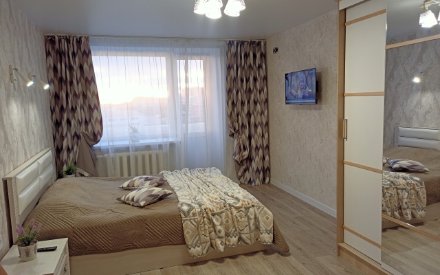Na prospekte Tolbukhina 45 s krasivym vidom Apartments