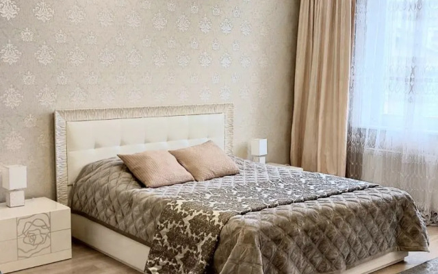 Апартаменты в центре с тремя спальнями на Червякова 55 рядом с парком Победы