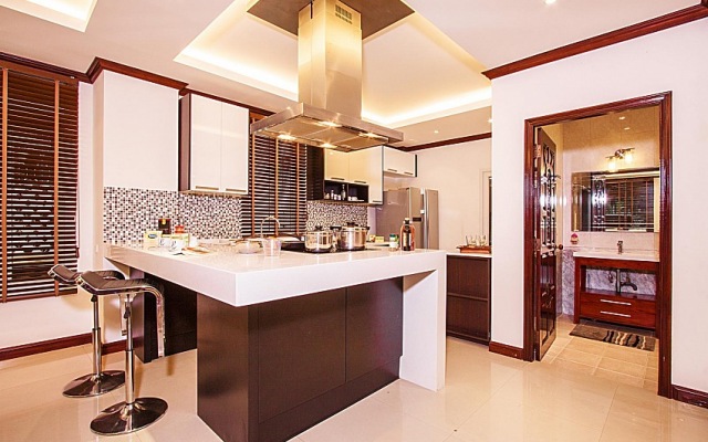 L-House Villa