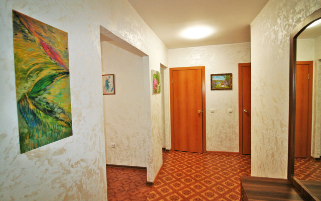Art-Galereya Na Vostochnoy Posutochno Kirishi 2k flat