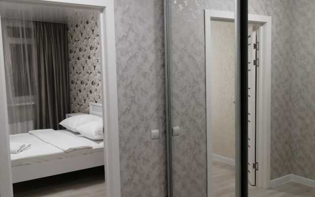 Апартаменты Двухкомнатная Квартира на Алексеева 27