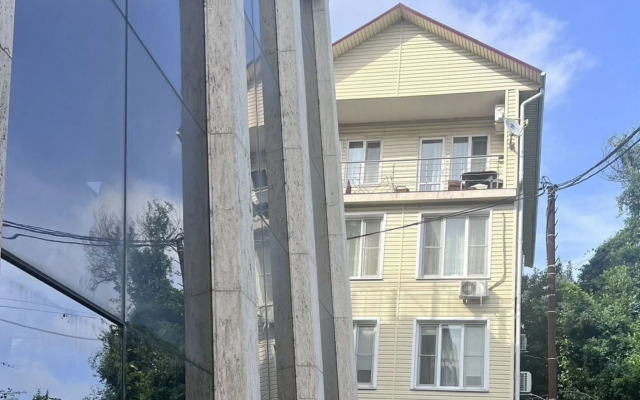 Na Ulitse Kaspiyskoy 54a Private house