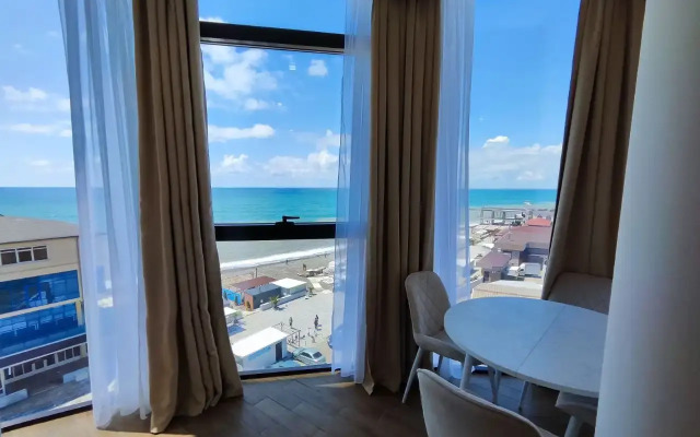 Prostornye S Vidom Na More Apartments