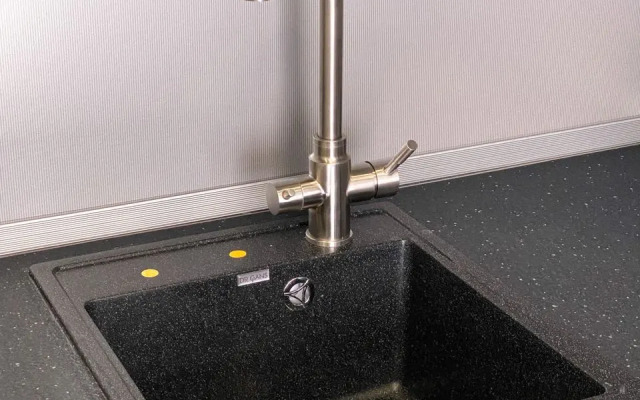 Апартаменты-студия 30 кв.м. с кроватью и балконом, 14 этаж