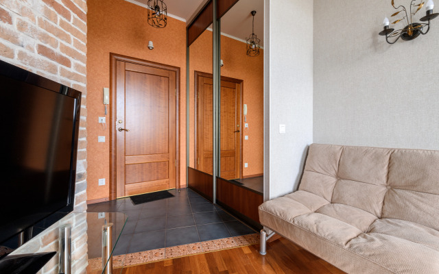 Yevro 2 U M. Kirovskiy Zavod Flat