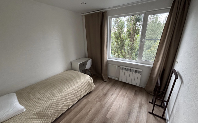 Uyutnaya Trekhkomnatnaya v Razvitom Rayone Voronezha Flat