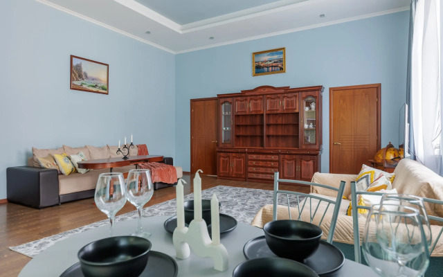 Trehkomnatnye s balkonom 8 gostej Apartments