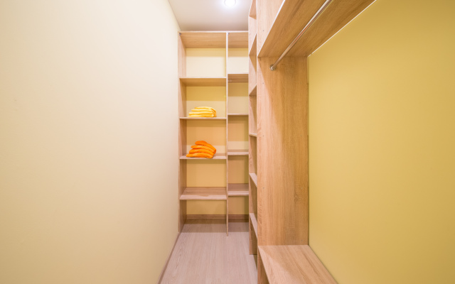 Na Kremenchugskoy 9k2 Apartments