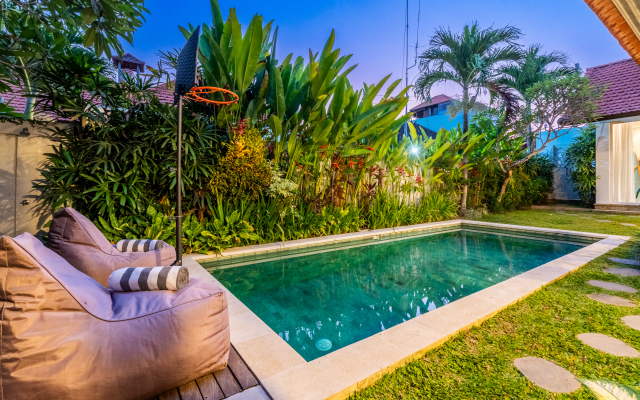 Jungle Amaranth Canggu – Exclusive 3BR Retreat with Pool, Modern Amenities and Top Location Villa