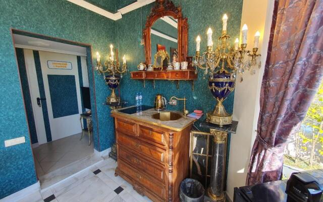 Апартаменты Студия С Бассейном В Самом Центре Сочи