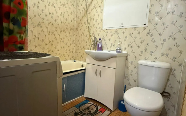 1-Komnatnaya Na Azina 27 Flat