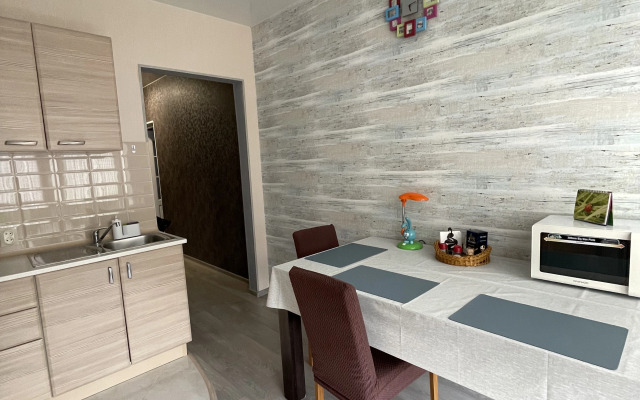Uyut Flat