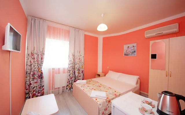 EdiRoz na Kryimskoy Guest House