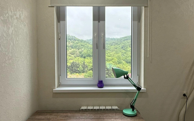 Dvukhkomnatnaya Kvartira S Vidom Na More I Les Flat