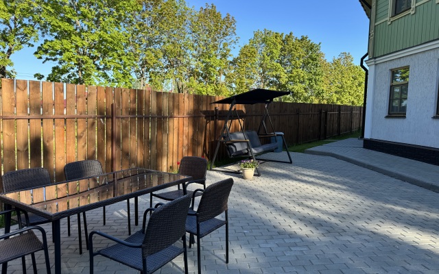 Zhit Legko Guest House