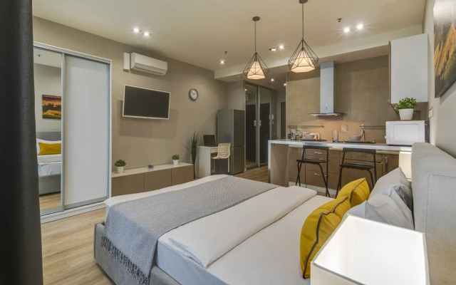 Апартаменты Полюкс с Балконом и Видом на Город Business Apartments