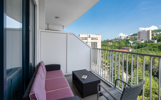 Апартаменты Студия с Просторной Террасой в ЖК Актер Гэлакси