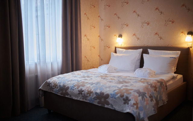 20 Meridian Hotel