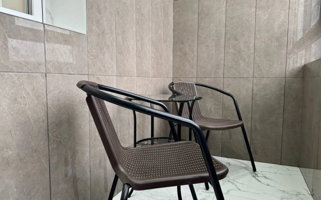 Apartamenty Avrora Shiroko Kholodnaya 8. 2 etazh