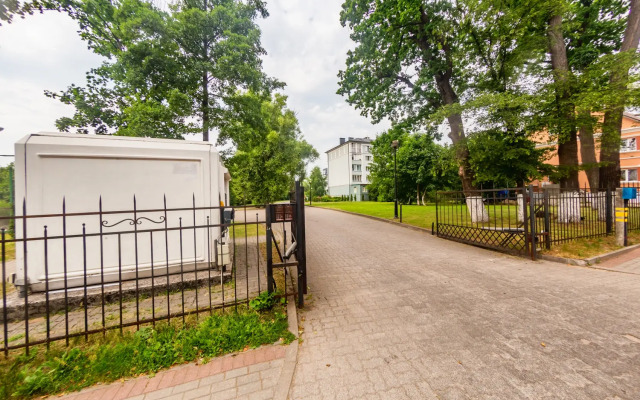 S Frantsuzskim Balkonchikom Ryadom S Verkhnim Ozerom Flat