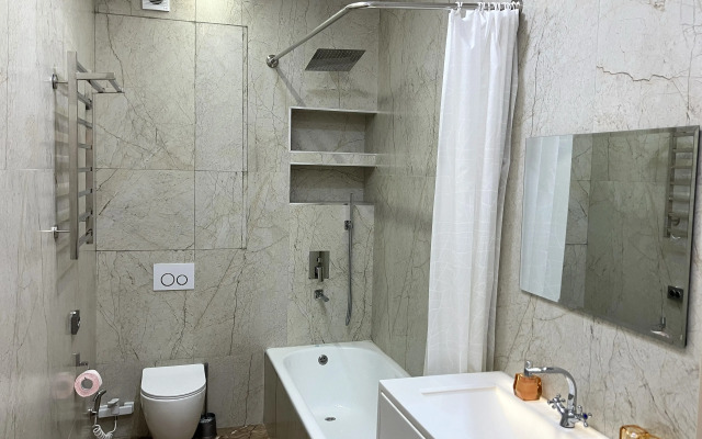 Bolshaya, Svetlaya i Uyutnaya Flat
