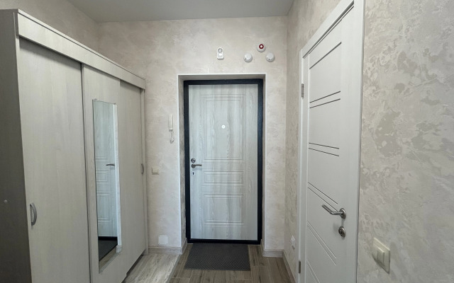 Uyutnaya Studiya S Krasivym Vidom S Balkona Flat