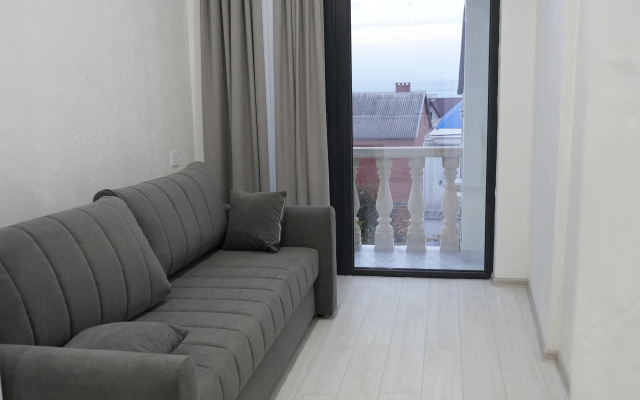 Апартаменты на Светлой 18 (306)