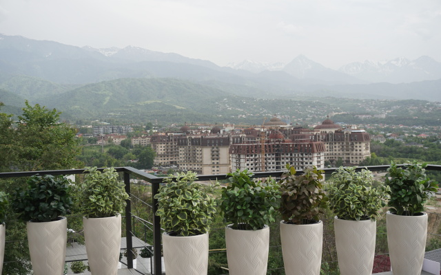 Kok Tobe Village Hotel