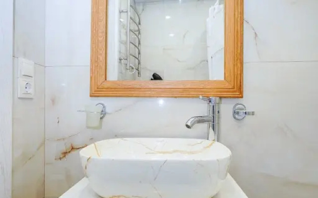 8 Krymskiy Mamayka Apartment