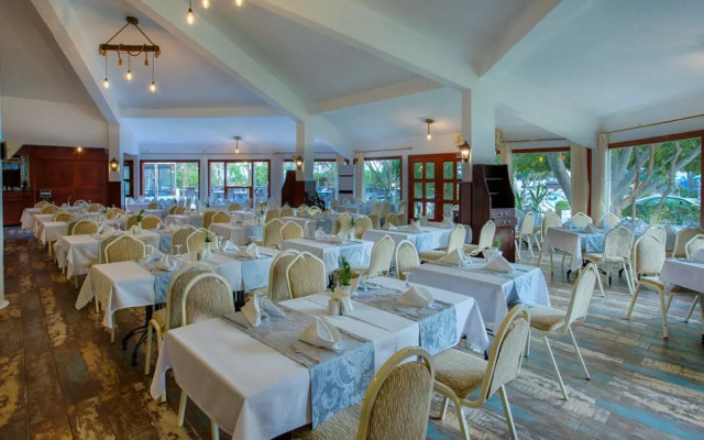 Merit Royal Gardens Hotel & Casino