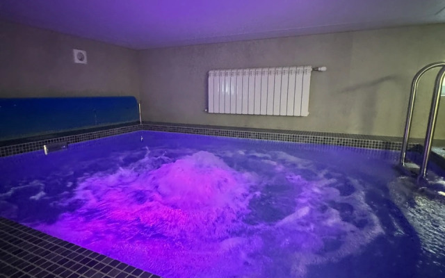 Ostrov Very Na 13 CHelovek SPA kompleks Bania Na Drovakh Bassein Guest House