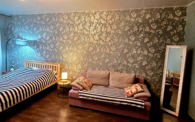 S Balkonom U Letnego Sada Flat