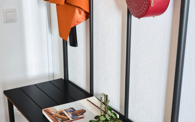 v Centre Dvuh Parkovyh Zon Flat