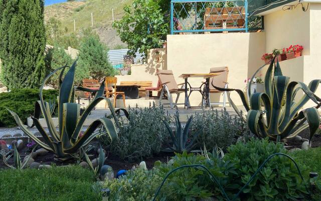 Agave Guest House