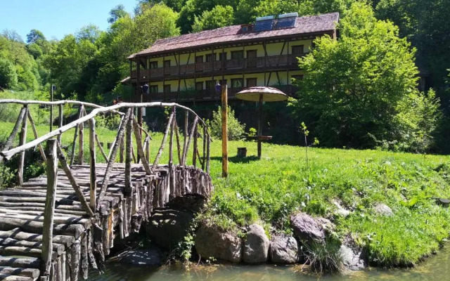 EcoKayan Hotel
