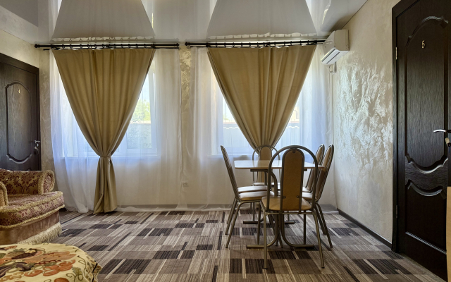 Gostevye Domiki U Termalnykh Istochnikov Ot Travel Khotels Anturazh Guest House