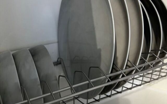 Na Lesnoy Ryadom S Litovskoy 11 Flat