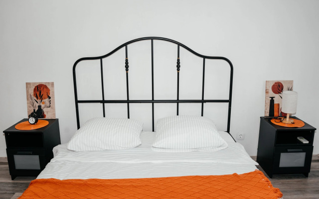 V Sovremennom Rayone Nedaleko Ot Tsentra Goroda Flat