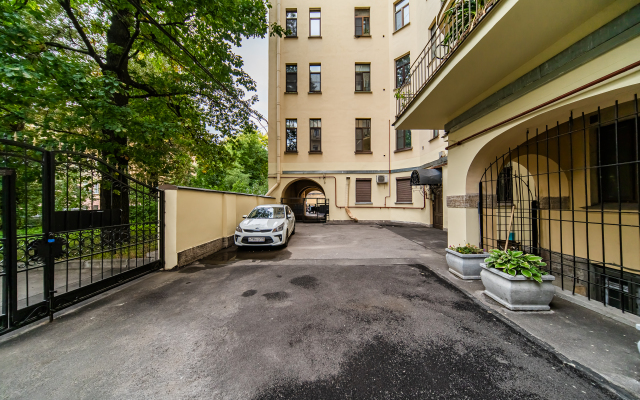 U Vitebskogo Vokzala I Metro Pushkinskaya Flat