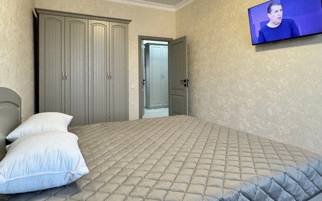Dvukhkomnatnaya v Tsentre u Parka Flat