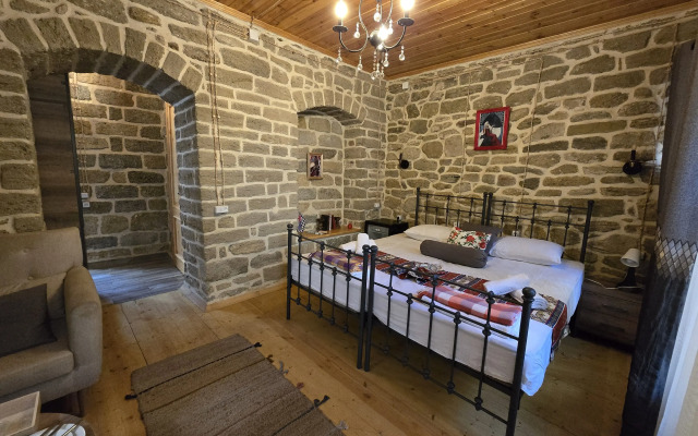 Old Rooms Hotel