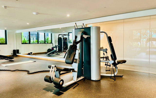 Апартаменты Vserve Modern Oasis: Canal & Burj Views