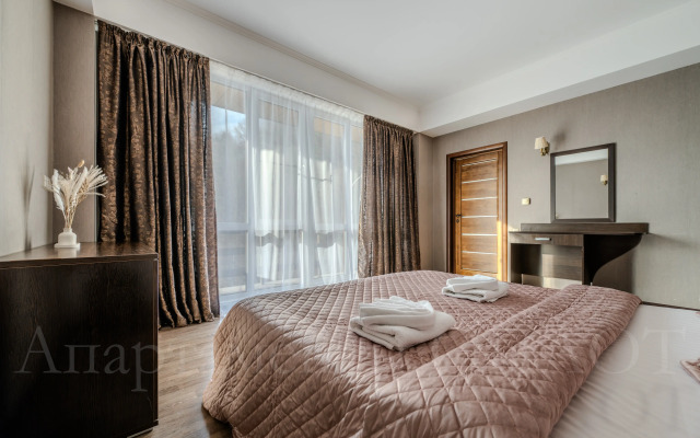 Oplot - Vidovye s odnoj spal'nej i balkonom 4 Apartments