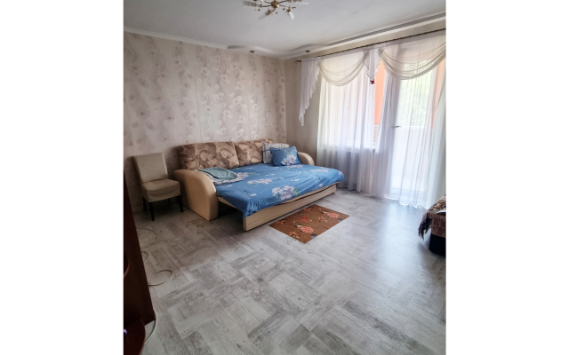 Luchshaya Gakuna Flat